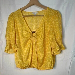Express‎ yellow blouse 🏡
